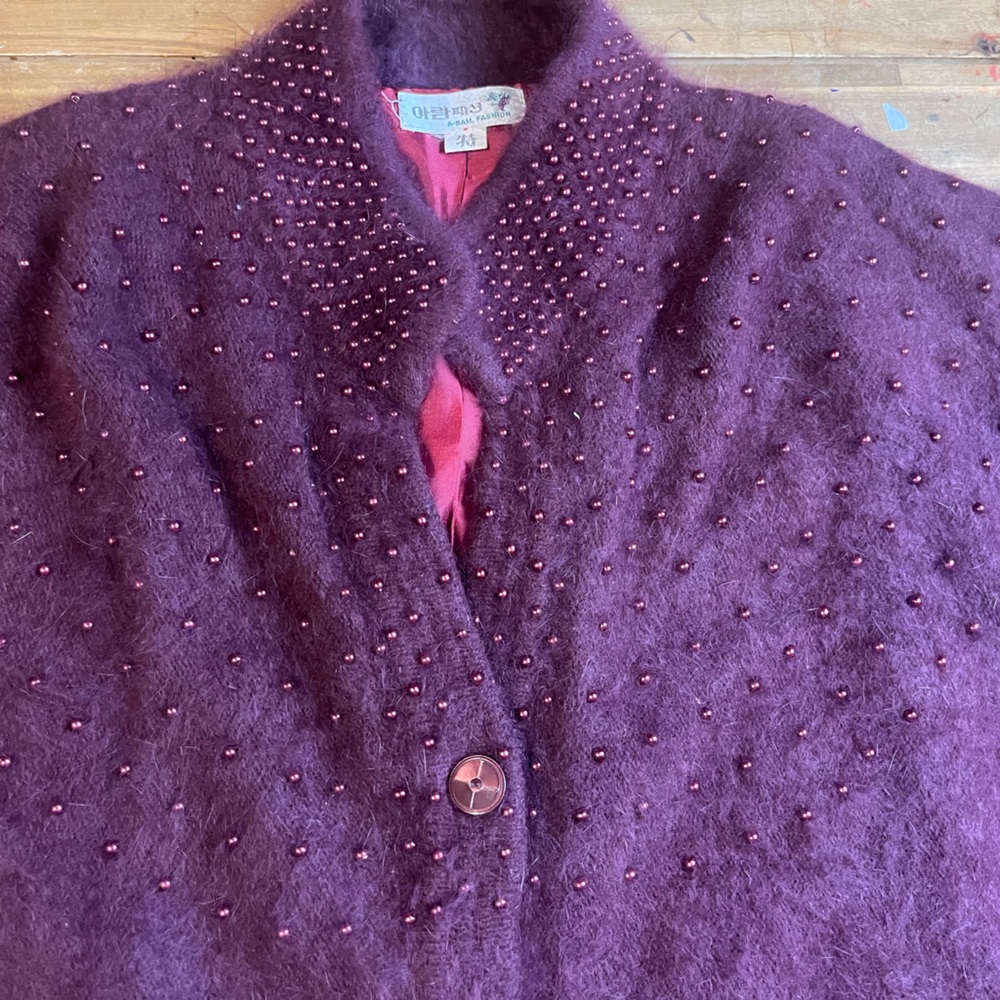 Vintage woman’s Burgundy Angora beaded button down cardigan luxury Soft - Picture 12 of 13